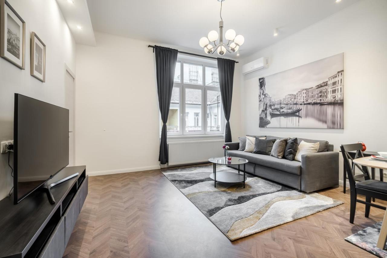 Bpr Sirius Suite With A/C Budapesta Exterior foto